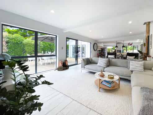 12 Opanuku Road, Henderson Valley