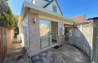 8A Lilian Place, Farm Cove