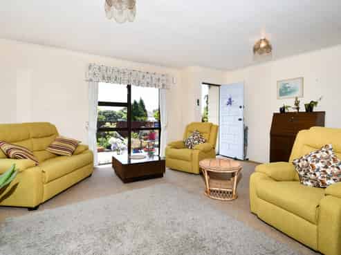 94A Roberts Road, Te Atatu South