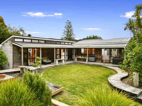 16 Opanuku Road, Henderson Valley