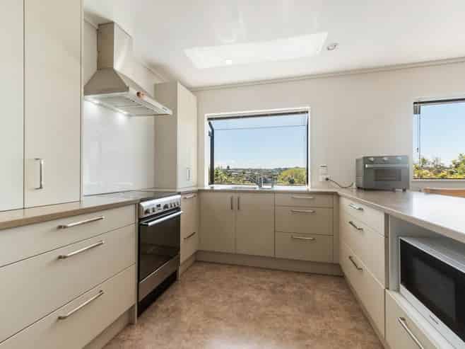 2/39 Browns Bay Road, Browns Bay