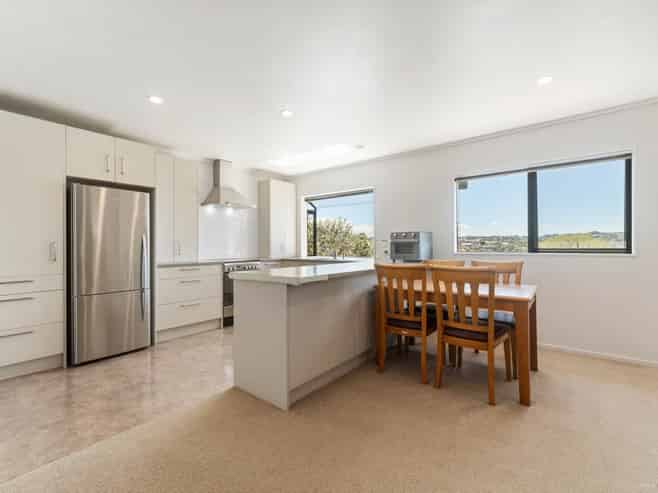2/39 Browns Bay Road, Browns Bay