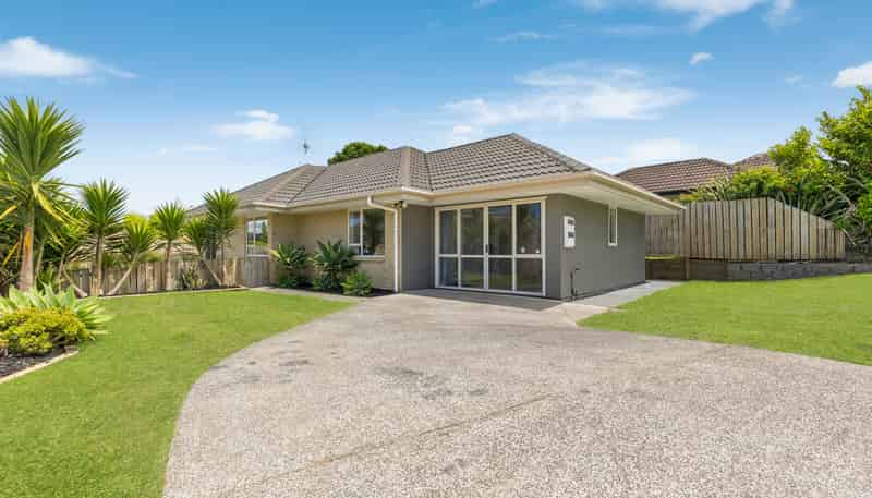 11 Legacy Drive, Henderson