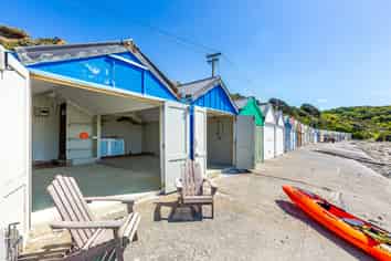 4 & 5 South Beach Road, Titahi Bay