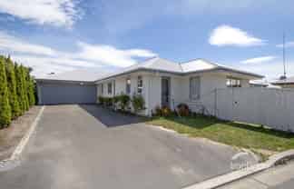 12 St Adela Place, Woolston