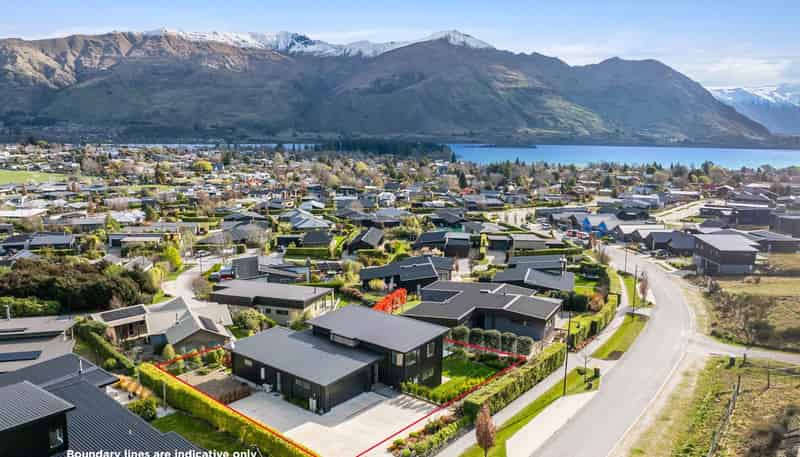 33 Kirimoko Crescent, Wanaka