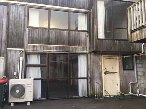 8/408 The Esplanade, Island Bay