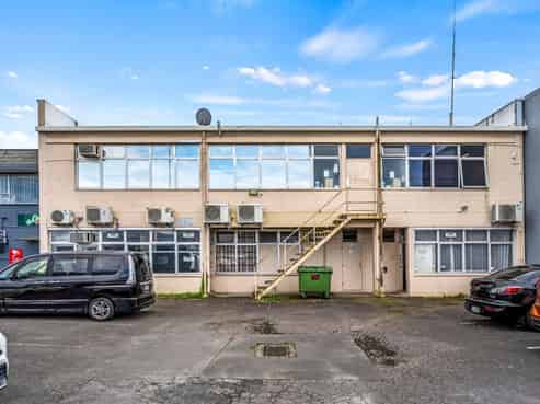 Receivership Sale: investment