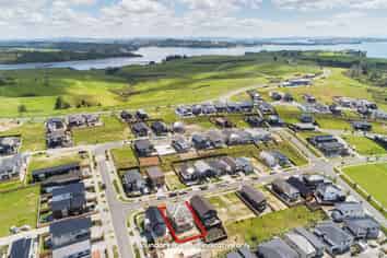 19 Pakirikiri Street, Long Bay