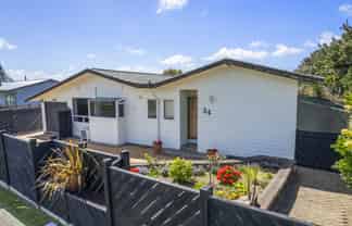 34 Scott Avenue, Otaki Beach