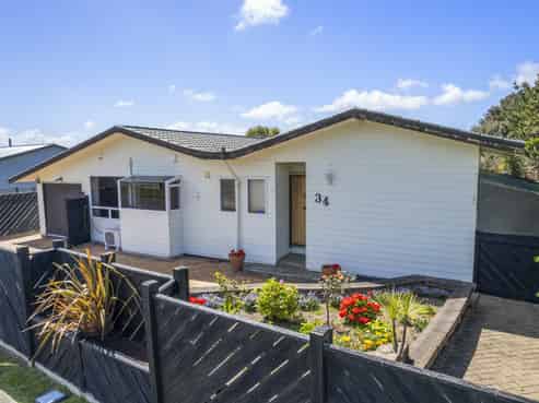 34 Scott Avenue, Otaki Beach