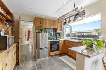 34 Scott Avenue, Otaki Beach