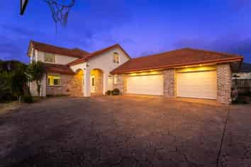 15 Compass Court, Paraparaumu