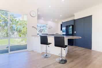 15 Compass Court, Paraparaumu