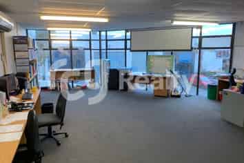 Warehouse 180sqm | Office 91sqm | Rosedale