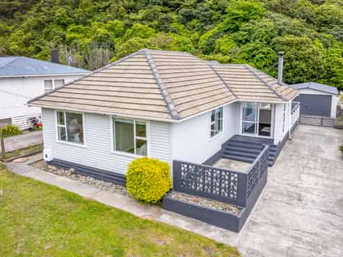 52 Lees Grove, Wainuiomata