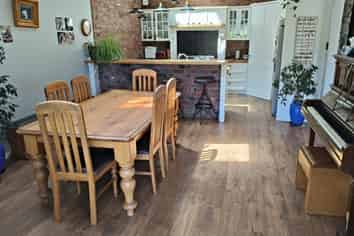 86A  Main Street , Oxford