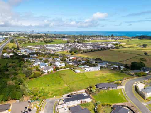 35 Pohutukawa Place, Bell Block