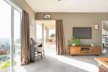 11 Lucknow Place, CASHMERE