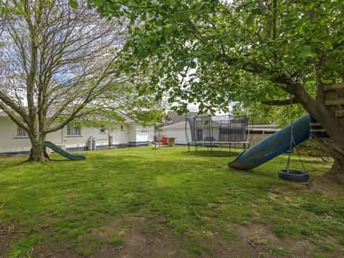 176 Bridge Street, Bulls