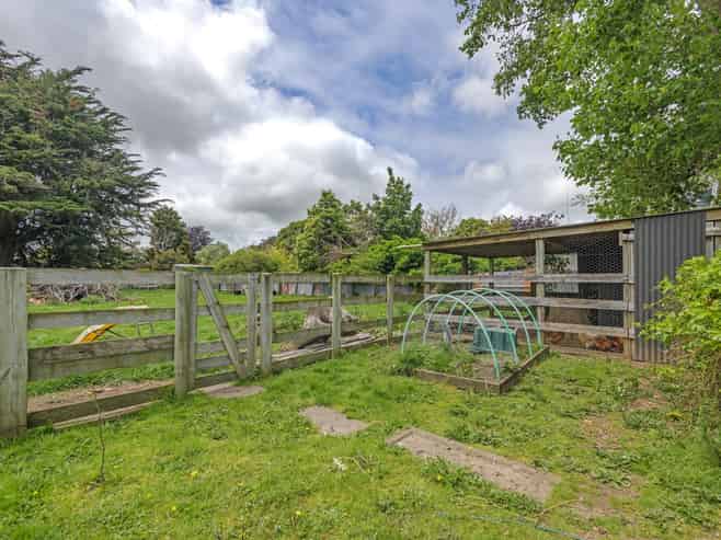 176 Bridge Street, Bulls