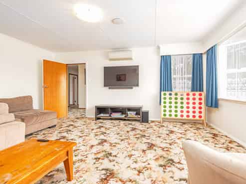 176 Bridge Street, Bulls