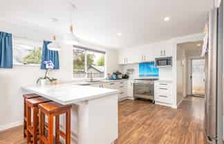 176 Bridge Street, Bulls