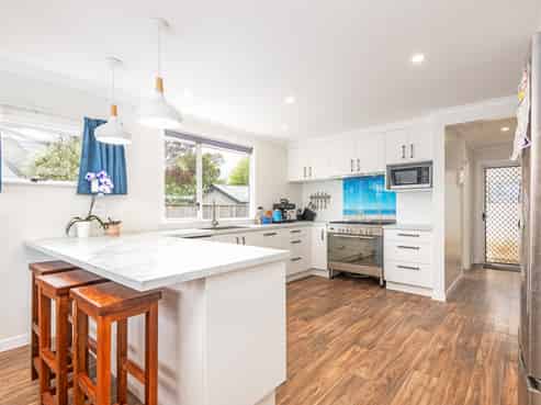 176 Bridge Street, Bulls