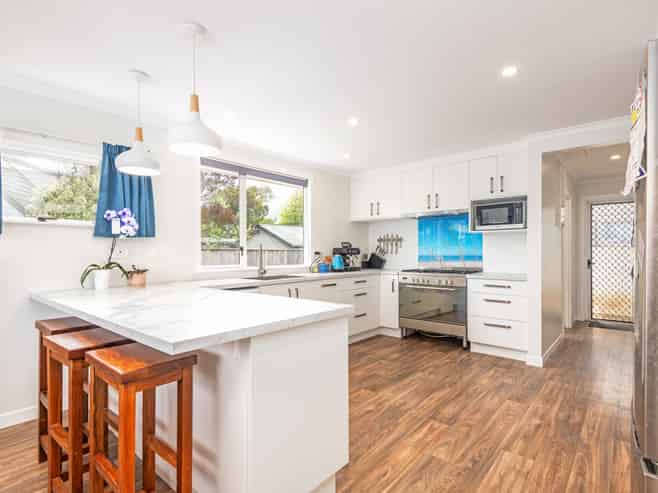 176 Bridge Street, Bulls