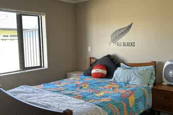 60 Northwood Avenue, Mahora