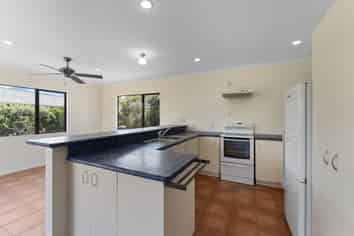 9 Caughley Place, Otaki Beach