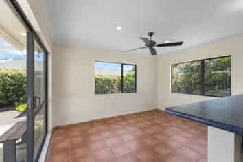 9 Caughley Place, Otaki Beach