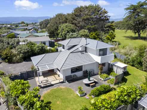 9 Caughley Place, Otaki Beach