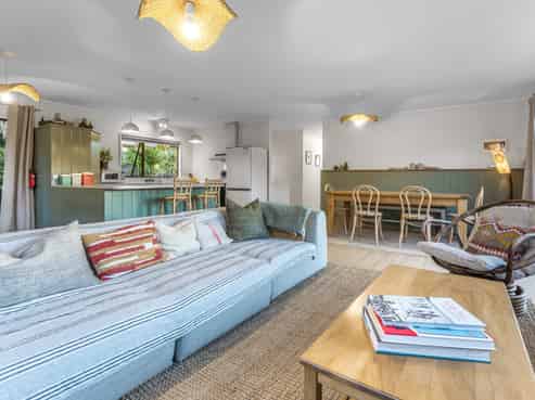 44 Kennedy Road, Surfdale