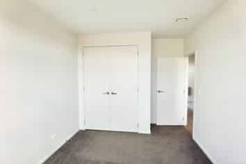 105/1A Kings Road, Three Kings