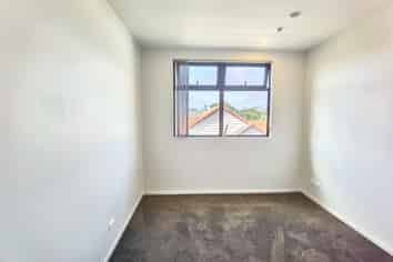 105/1A Kings Road, Three Kings