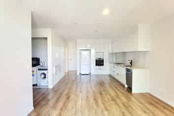 105/1A Kings Road, Three Kings