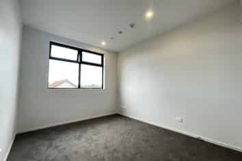 105/1A Kings Road, Three Kings