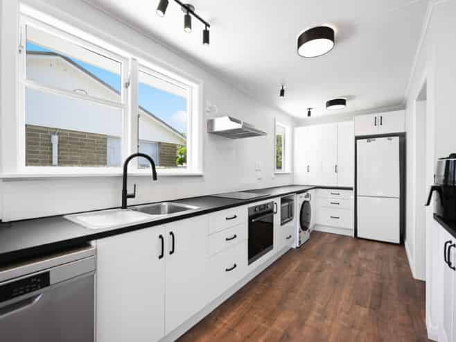 8 Aspiring Crescent, Chartwell