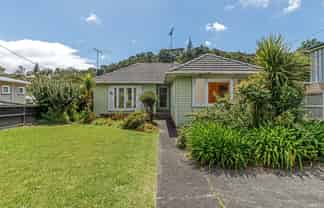 15 Lauderdale Road, Birkdale