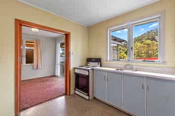 15 Lauderdale Road, Birkdale