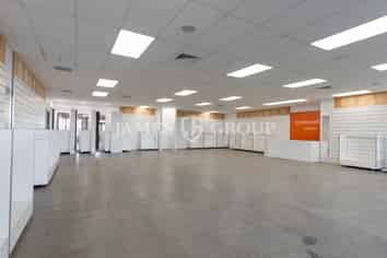 Airport Retail with National Neighbours