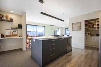 31 Geoff Geering Drive, Netherby