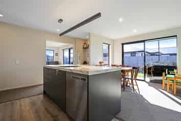 31 Geoff Geering Drive, Netherby