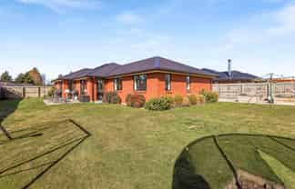 31 Geoff Geering Drive, Netherby