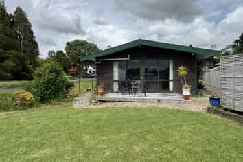 B/128 Lake Crescent, Hamilton Lake