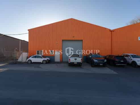 600m² High Stud Industrial with Yard!