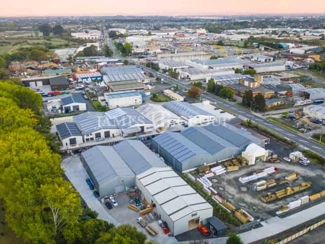 High Stud Industrial with Yard – Papakura