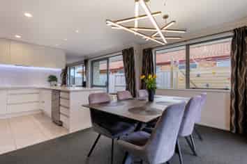 1 North Bay Road, Pyes Pa