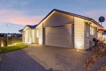 1 North Bay Road, Pyes Pa